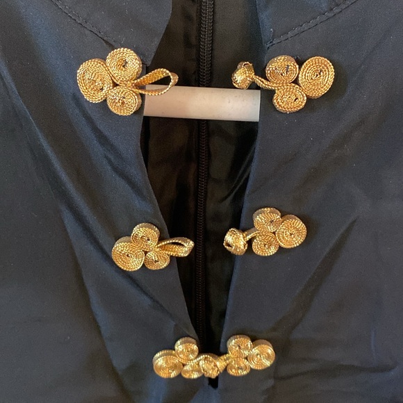 Elegant Black evening Dress with Gold Accents - Picture 4 of 6